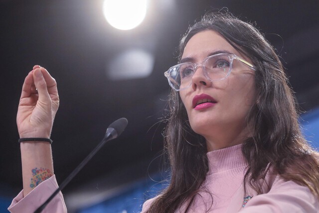 Camila Vallejo marca la línea ante la discusión del ministro Ávila: “No es ni será nunca parte del comportamiento que esperamos de ningún ministro de Estado”
