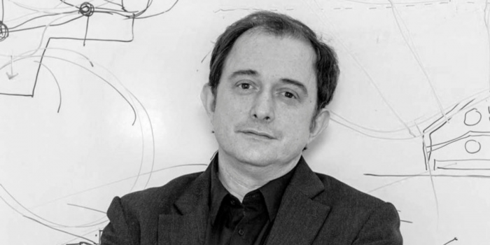 Arquitecto Iván Poduje: “Con el sistema actual, el Transantiago debería estatizarse porque la función de los privados es cero”