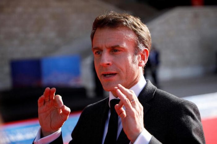 Macron impone reforma de las pensiones sin el voto de los diputados