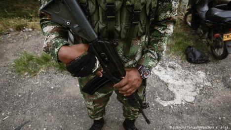 Colombia: secuestran a 34 militares en operación especial