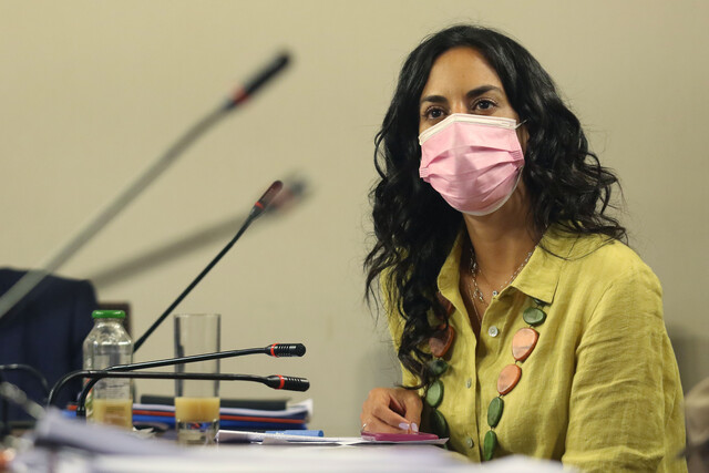 Senadora Núñez dispara contra directiva de RN por mutismo tras dichos de diputada Cordero: “Deben decidir qué hacer con ella”