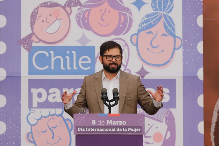 Sala Cuna para Chile y anticonceptivos a bajo costo: los anuncios del Presidente Boric en el 8M