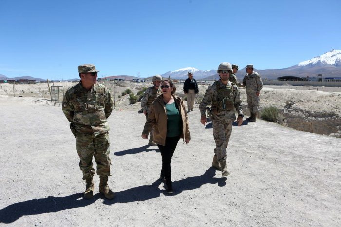 Ministra Fernández respalda a militares ante reclamo peruano y pide esperar investigación