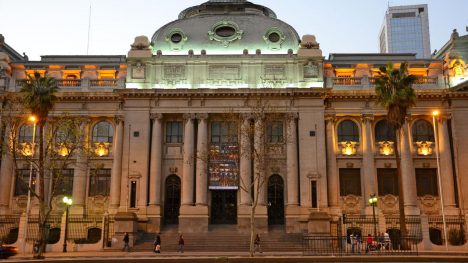 La buhardilla de la Biblioteca Nacional donde la literatura regateó la censura de Pinochet