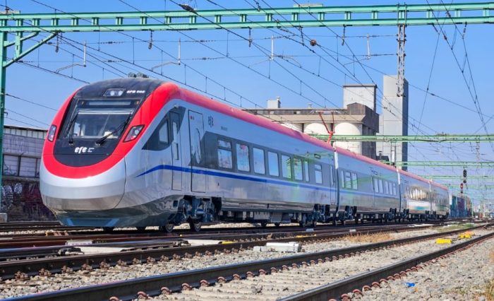 Gobierno presenta nuevos trenes que reducirán servicio Santiago-Chillán en 80 minutos 