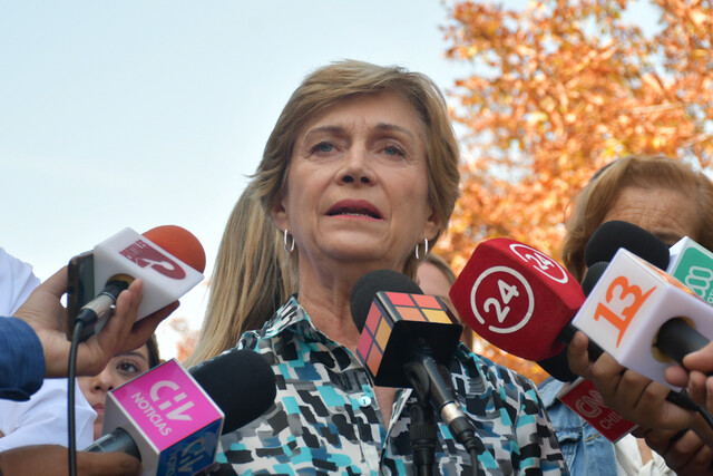 Alcaldesa Matthei llama a que memorial en Metro Baquedano también incluya las agresiones a Carabineros y la destrucción de espacios públicos en el estallido