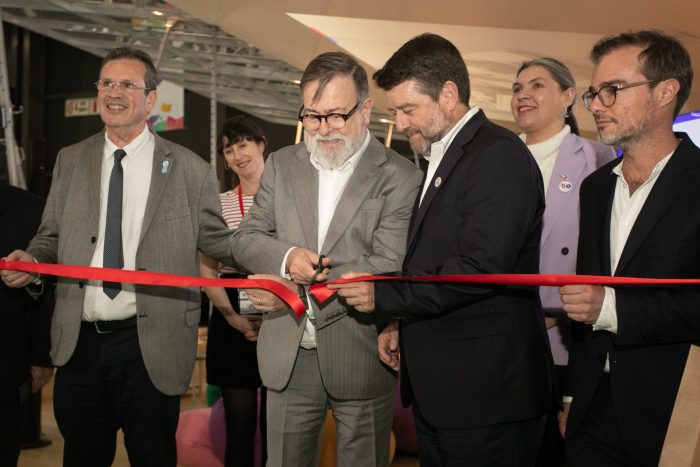 Ministro Jaime de Aguirre y gobernador Claudio Orrego inauguran 47ª Feria del Libro de Buenos Aires