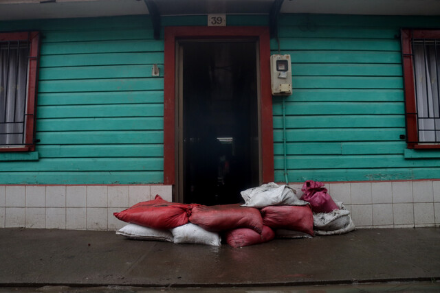 Sistema frotal: Daños en más de 300 viviendas y 46 mil clientes sin electricidad informa Senapred