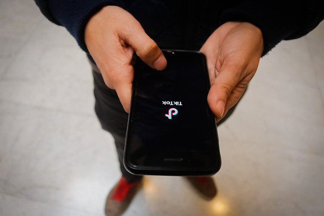 SII anuncia que influencers de TikTok, Instagram y OnlyFans deberán declarar sus impuestos