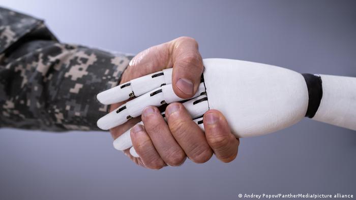 Nueva “piel electrónica” permite a robots sentir como humanos