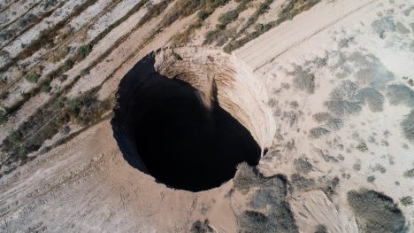 CDE demandó a Minera Ojos del Salado por socavón en Tierra Amarilla