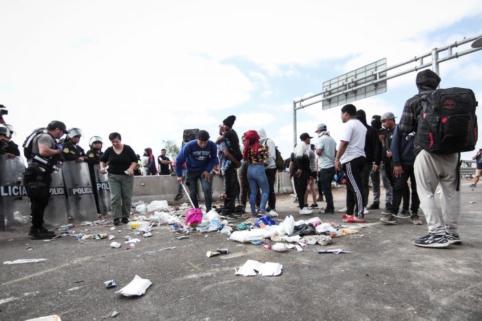 Cancillería de Perú anuncia que Venezuela enviará avión hacia Arica para repatriar a migrantes en la frontera