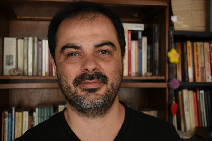 “El arte del exilio” de Martín Burgos: la osada labor de revisitar la infancia