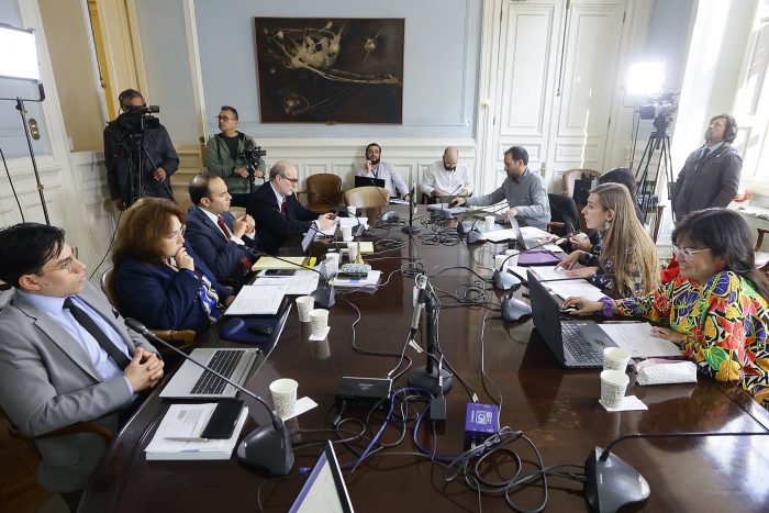 Subcomisiones continúan discutiendo las enmiendas del anteproyecto a días de su votación