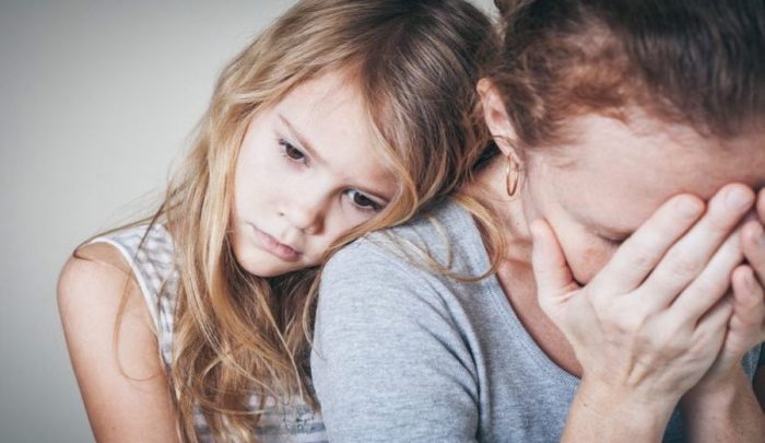 Cómo influye la salud mental de la madre en la de sus hijos e hijas