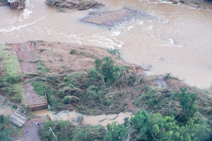 Suben a trece los muertos por el paso de un ciclón por el sur de Brasil