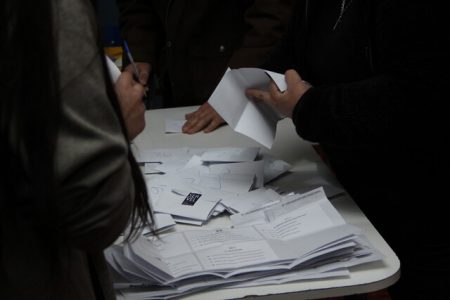 El perfil de los votantes en zonas con más nulos y blancos en elecciones del Consejo Constitucional