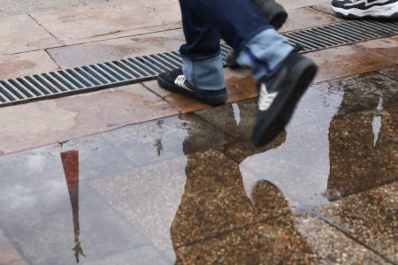 Lluvias y nieve para este martes en Santiago: revisa cuánta agua caerá y sectores afectados