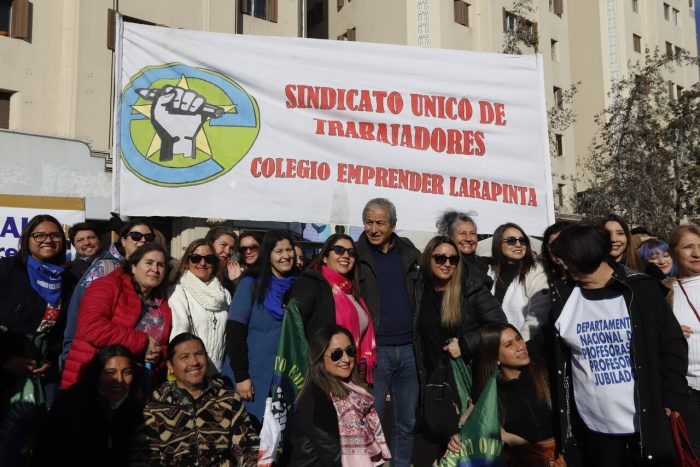 Profesores se manifiestan en Santiago: piden fortalecimiento de la educación pública