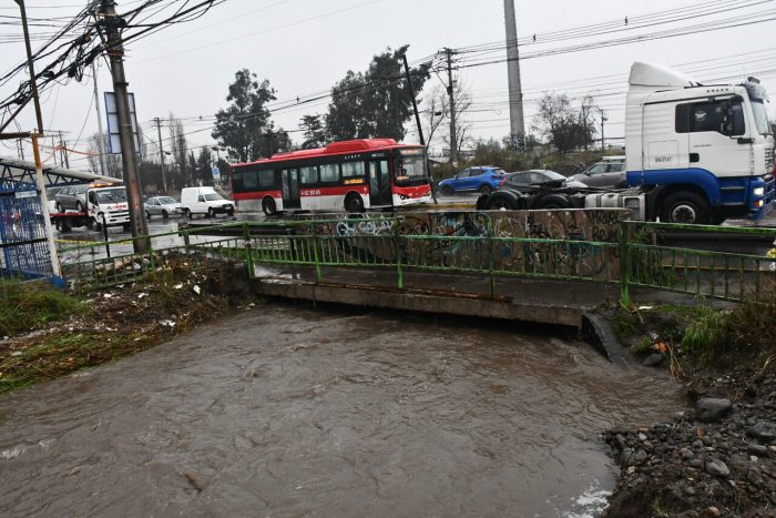 Decretan Alerta Amarilla en RM por lluvias: Senapred solicita evacuar sectores de Los Andes