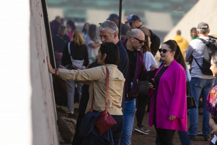 Exposición a cielo abierto con obras de artistas de seis países marcó el inicio de la bienal SACO