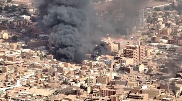 Al menos 17 muertos en un ataque aéreo en la capital de Sudán