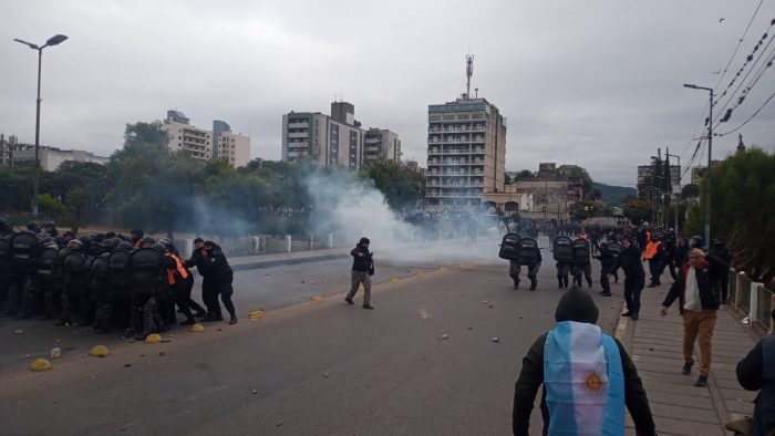 Graves incidentes en la provincia argentina de Jujuy mientras aprobaba nueva Constitución