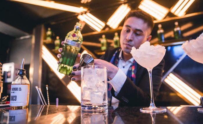 Quién es el Bartender del Año en Chile que buscará consagrarse el mejor del mundo