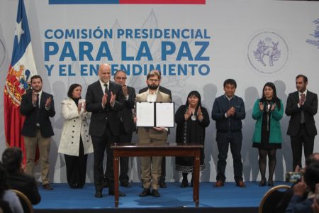 Con exministro Moreno y senador Huenchumilla, Boric presenta Comisión para la Paz y el Entendimiento