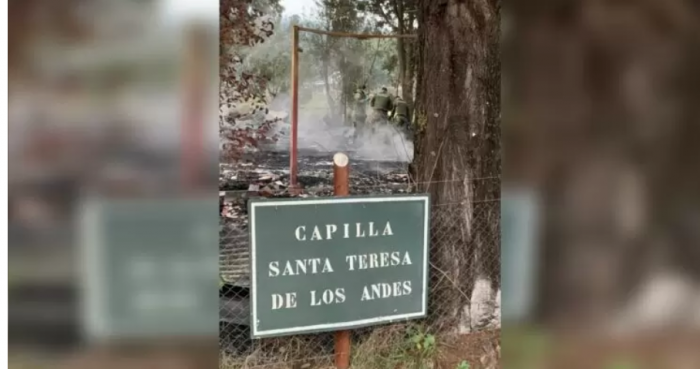 Ataque incendiario en Freire destruye capilla rural