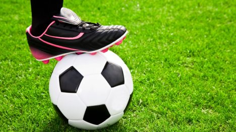 Tres partidos de fútbol femenino suspendidos por falta de arbitraje, ambulancia y jueces