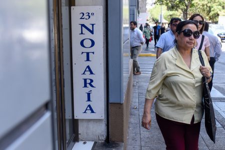 “La ley es mala” y “espejismo de modernización”: Duro balance a reforma de notarios y conservadores