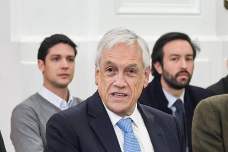 Sebastián Piñera se reinstala en la primera fila y pide un acuerdo en materia de pensiones