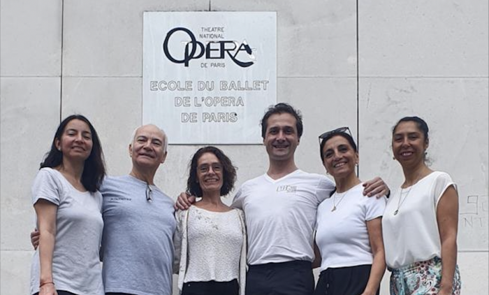 Profesores de la Escuela de Ballet del Municipal de Santiago viajan a Francia