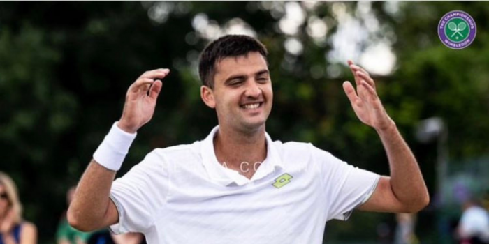 ¡Histórico debut! Tomás Barrios logra una gran victoria en Wimbledon ante el argentino Báez