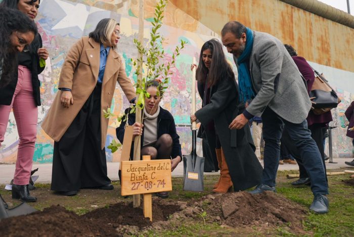 Gobierno y la Red de Sitios de Memoria plantan árboles en homenaje a víctimas de la dictadura
