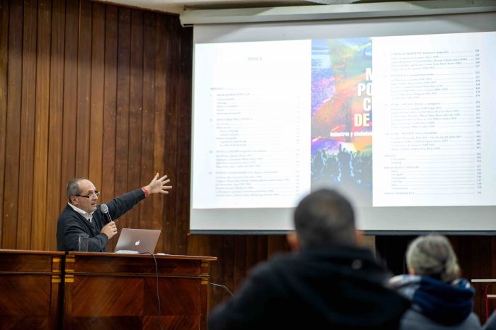 Analizan influencias y rol cultural de la música popular chilena del siglo XX