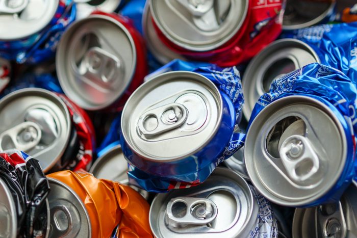 El verdadero impacto de las latas de aluminio en el medioambiente: la importancia de su reciclaje
