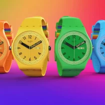 Usar un reloj Swatch arcoíris en Malasia podría hacerte enfrentar a 3 años  en la cárcel