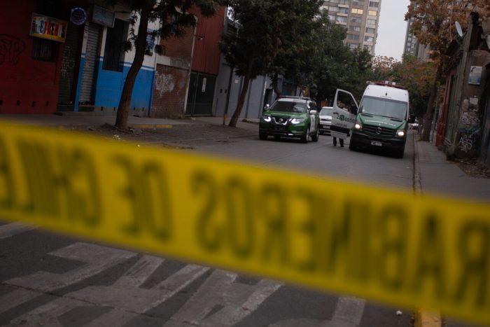Carabinero dispara a delincuente que trató de asaltarlo con una subametralladora UZI en Puente Alto