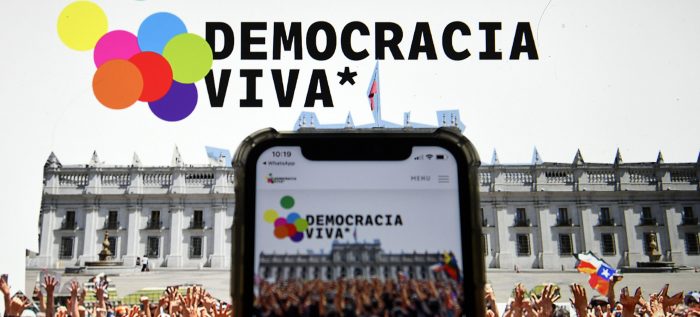 Decimoséptimo Juzgado Civil de Santiago declara disuelta la Fundación Democracia Viva