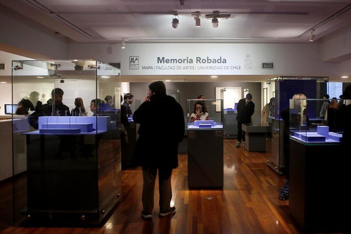 Inauguran muestra sobre el despojo del Museo de Arte Popular Americano durante la dictadura