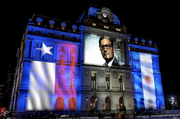 Con Benjamín Vicuña y Patricio Contreras conmemoran en Buenos Aires los 50 años del golpe