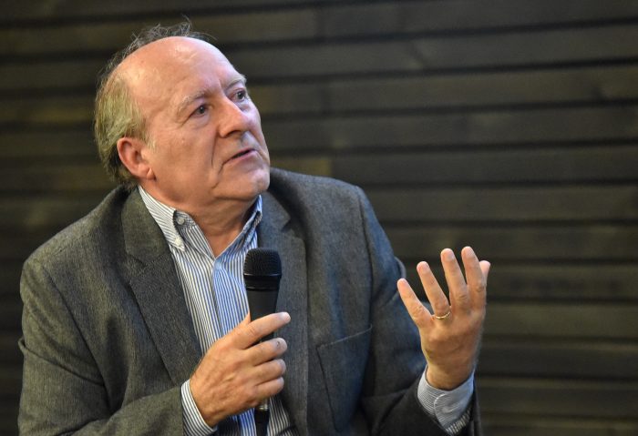 Filósofo José Villacañas: “Las dictaduras de Franco y de Pinochet crearon su nueva clase política”