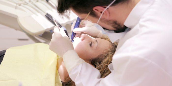La importancia de una atención dental segura y eficaz