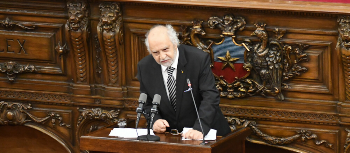 Miguel Littín califica al Consejo Constitucional como “una simulación de democracia”