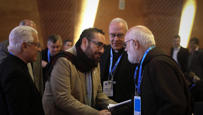 ¿Qué hace un ministro de Educación comunista en un congreso de colegios católicos en la UC?