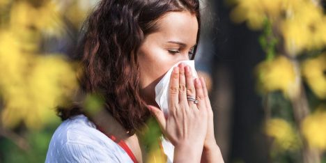 Rinitis alérgica: cómo enfrentar la patología crónica que afecta al 30% de la población en primavera
