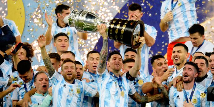 Casa de apuesta que representa a la selección argentina llama a regular juego online en Chile