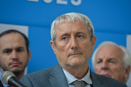 Aldo Valle anticipa que si propuesta constitucional “republicana” prospera, votará en contra